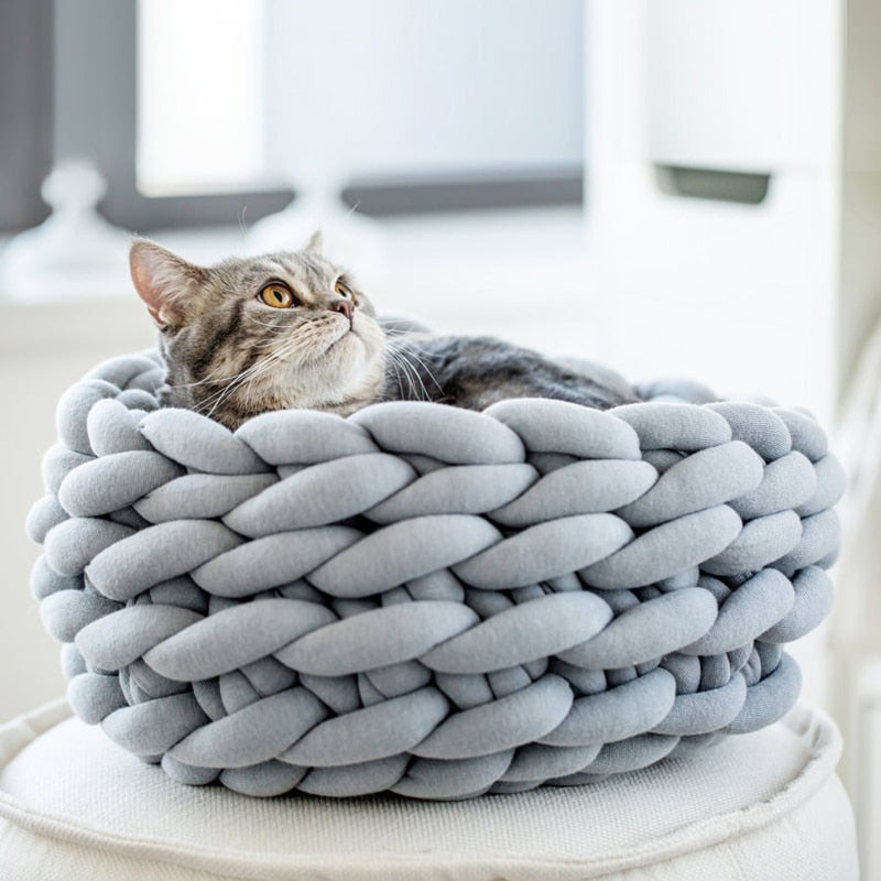 Braided Dog Bed Warming Dog House